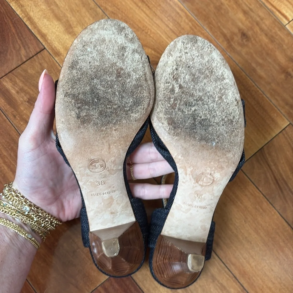 Authentic Chanel dark denim heels - Picture 6 of 9